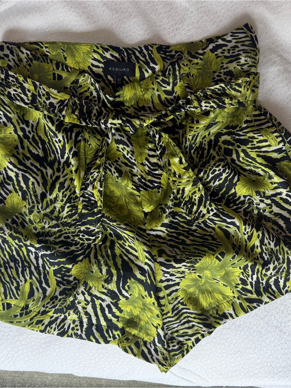 Kosiuko High-Waist Printed Shorts in Lime Green and Black